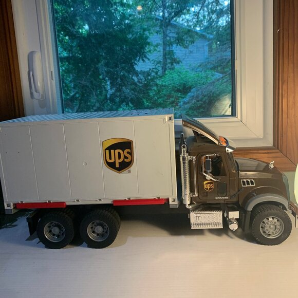 Bruder MACK Granite UPS Logistics Truck Driver Forklift Age 4+  Addt'l shipping - Picture 4 of 7